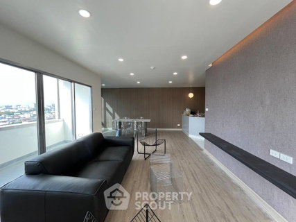 2-BR Condo For Sale, Sarin Place Condominium | BTS Ratchayothin (ID 3125295)