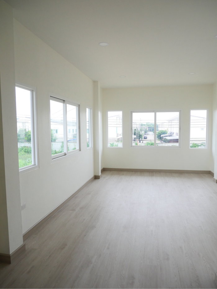 picture Exclusive 2-Storey Family Home for Sale | Baan Kasalong - 9/18
