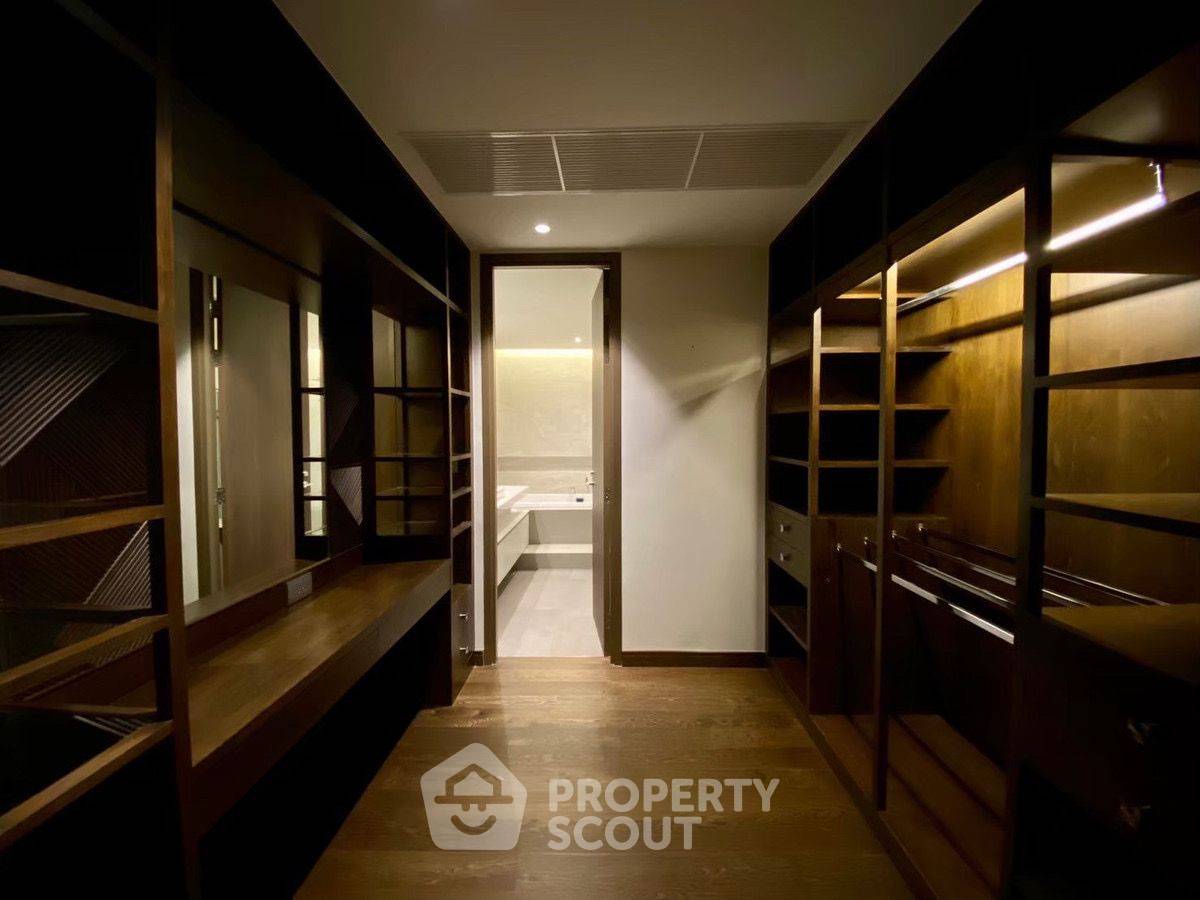 picture 3-Bedroom Condo At Supreme Legend Condominium Near MRT Khlong Toei (ID 3125354) - 23/41