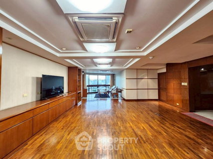 Pet-Friendly 3-BR 260 Sqm, 22nd-Floor At President Park, MRT Queen Sirikit (ID 892504)