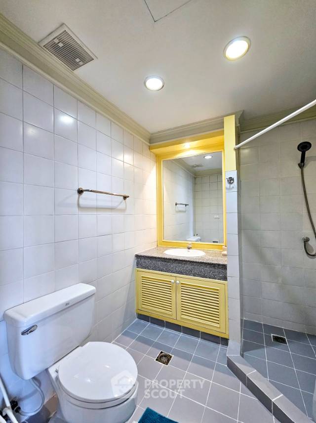 picture 3-BR Condo For Sale At Beach Villa Viphavadee Condo, Near Bangsaray (ID 3118395) - 31/40