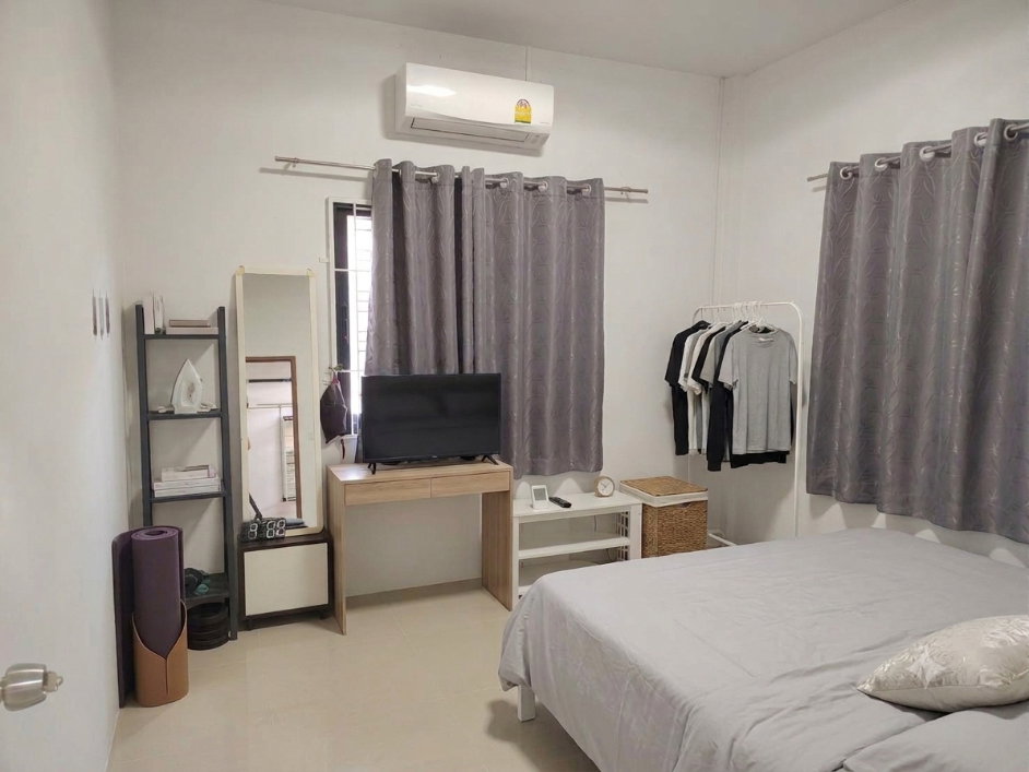 รูป ขายถูก บ้านเดี่ยวชั้นเดียว หมู่บ้านวโรรส 8 บ้านค่าย-ระยอง ทำเลดี เดินทางสะดวก เข้า-ออก ได้หลายเส้นทาง - รูปที่ 8/9