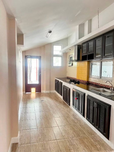 รูป 🏡 ให้เช่าบ้านเดี่ยว ตกแต่งสไตล์โมเดิร์น ในโครงการคุณภาพ สิ่งแวดล้อมดี ความปลอดภัยสูง ใกล้ห้างสรรพสินค้า, โรงเรียนนานาชาติ และอื่นๆอีกมากมาย - รูปที่ 10/17
