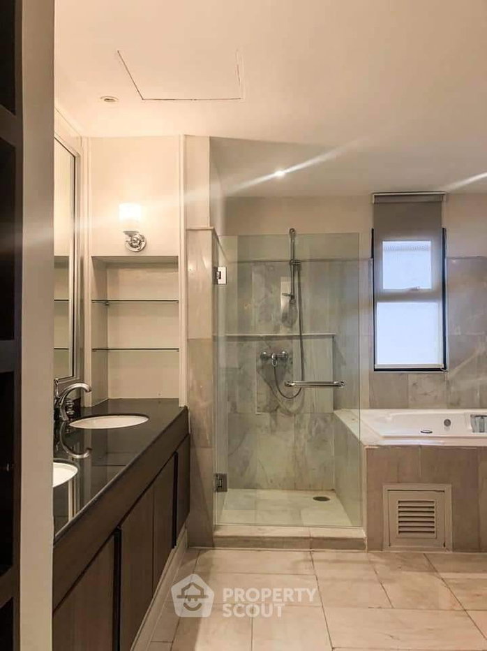 รูป คอนโด 3 ห้องนอน Pet-Friendly ที่ TBI Tower ห่าง BTS พร้อมพงษ์ 400 ม. (ID 875450) - รูปที่ 17/18