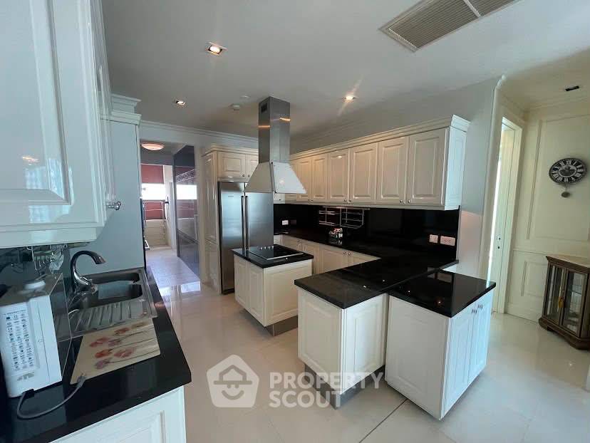 picture Well-Priced 3-BR 177 Sqm Condo At Royce Private Residences, MRT Sukhumvit (ID 3119095) - 7/23