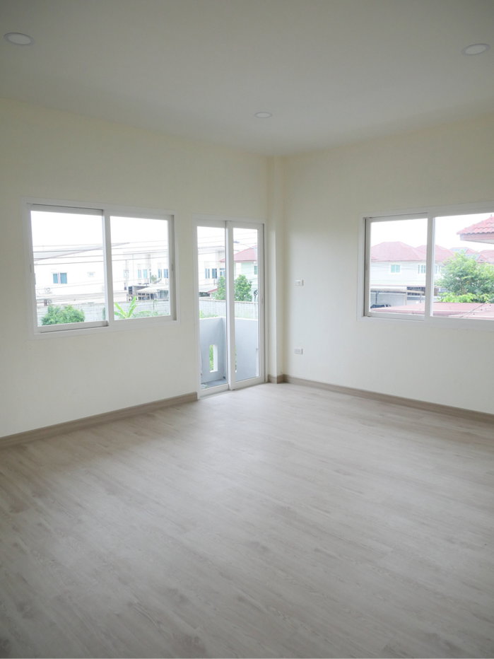 picture Exclusive 2-Storey Family Home for Sale | Baan Kasalong - 17/18