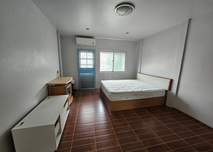 picture For Rent Townhome in Ladprao84  Lowest Price in the Area! - 16/17