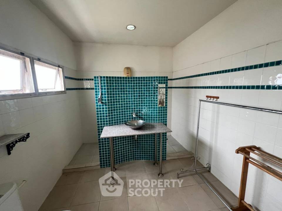 รูป บ้าน 5 ห้องนอน ให้เช่า หมู่บ้าน Magmai Village Ramindra 103/3 แขวงคันนายาว (ID 2676850) - รูปที่ 37/38