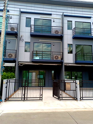 เช่าทาวน์โฮม ถนนสุขุมวิท : P-55445 ดีลคุ้มที่สุดในโครงการ Baan Klang Muang Rama 9-On Nut ทาวน์โฮม ใกล้ Airport Link บ้านทับช้าง Line: @easythaihome 085-592-2897