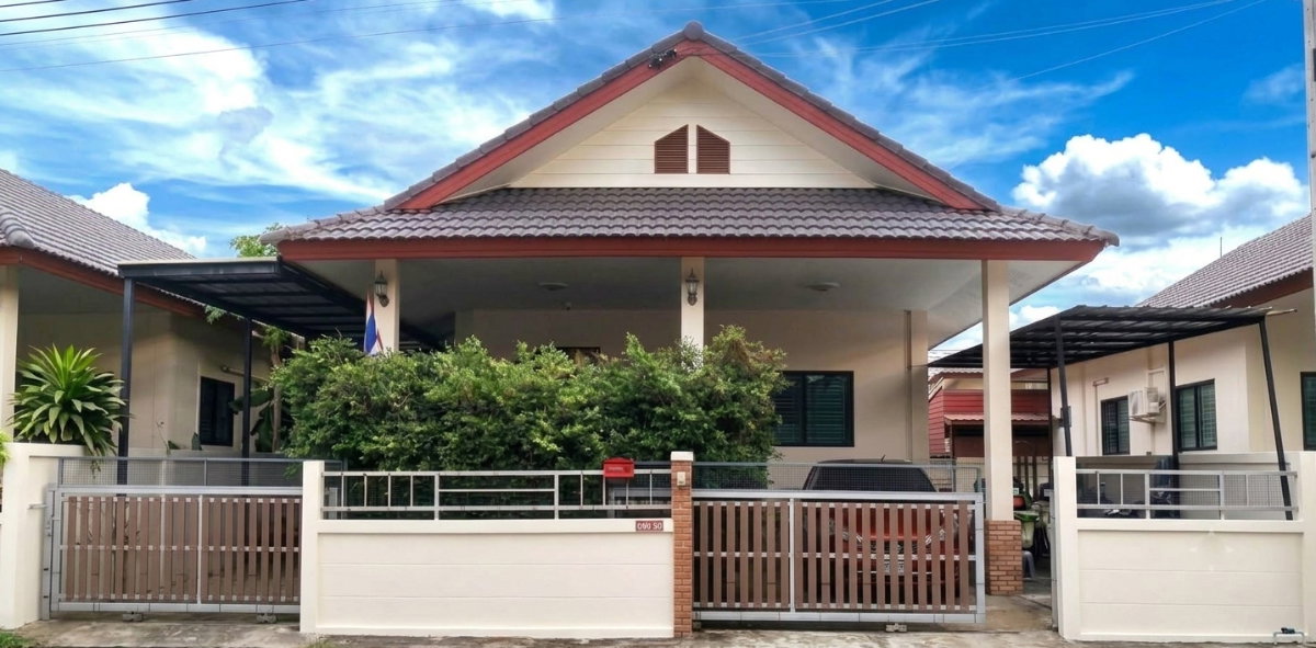 รูป ขายถูก บ้านเดี่ยวชั้นเดียว หมู่บ้านวโรรส 8 บ้านค่าย-ระยอง ทำเลดี เดินทางสะดวก เข้า-ออก ได้หลายเส้นทาง - รูปที่ 1/9