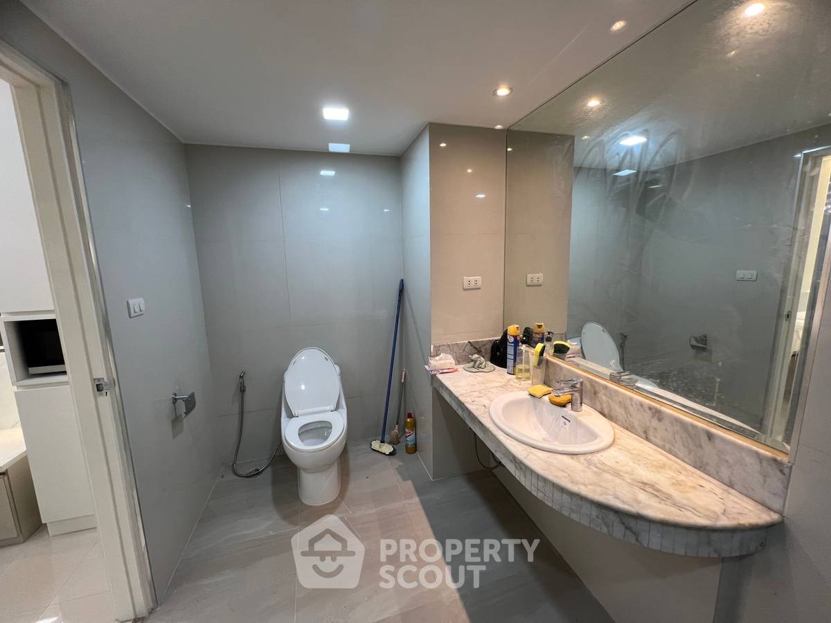 picture 2-BR Condo For Sale, The Winning Tower, ARL Ramkhamhaeng (ID 497198) - 36/45