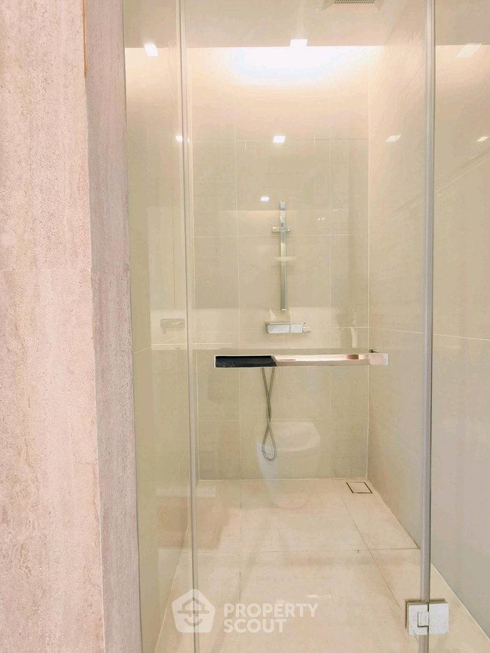 picture High-Floor 2-BR 65 Sqm At The Saint Residences, MRT Phahon Yothin 100m (ID 3126384) - 22/28