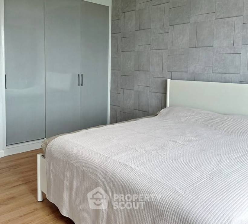 picture 1-BR 70 Sqm Condo For Rent At Baan Sathorn Chaopraya, BTS Krung Thon Buri (ID 3088459) - 6/8