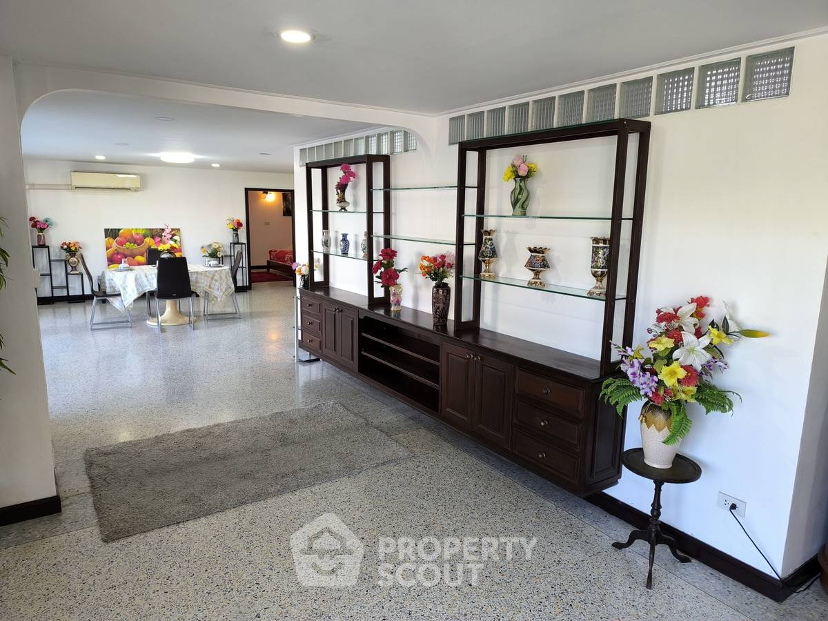 รูป คอนโด 2 ห้องนอน ขาย 190 ตร.ม. โซมพอง คอนโดเทล ใกล้นาจอมเทียน (ID 3121167) - รูปที่ 2/14