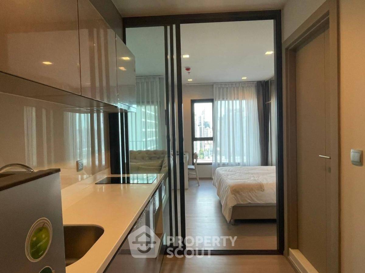 picture High-Floor 1-BR Condo, Life Asoke Rama 9, 300m to MRT Phra Ram 9 (ID 1540574) - 4/10