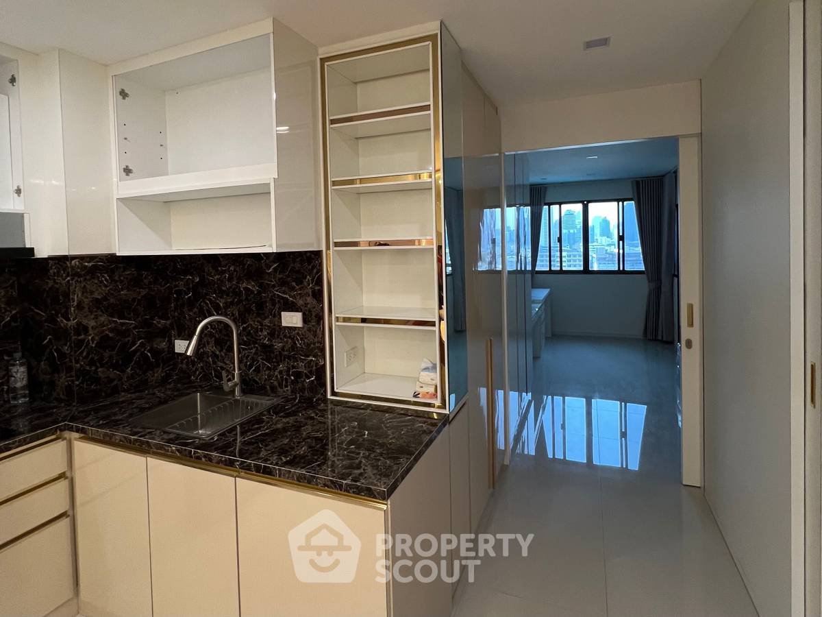 picture 2-BR Condo For Sale, The Winning Tower, ARL Ramkhamhaeng (ID 497198) - 43/45