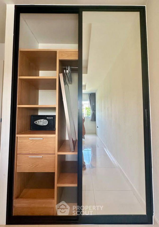 picture 3-BR Condo For Rent In VN Residence 2, Near Phratamnak (ID 3121932) - 18/27