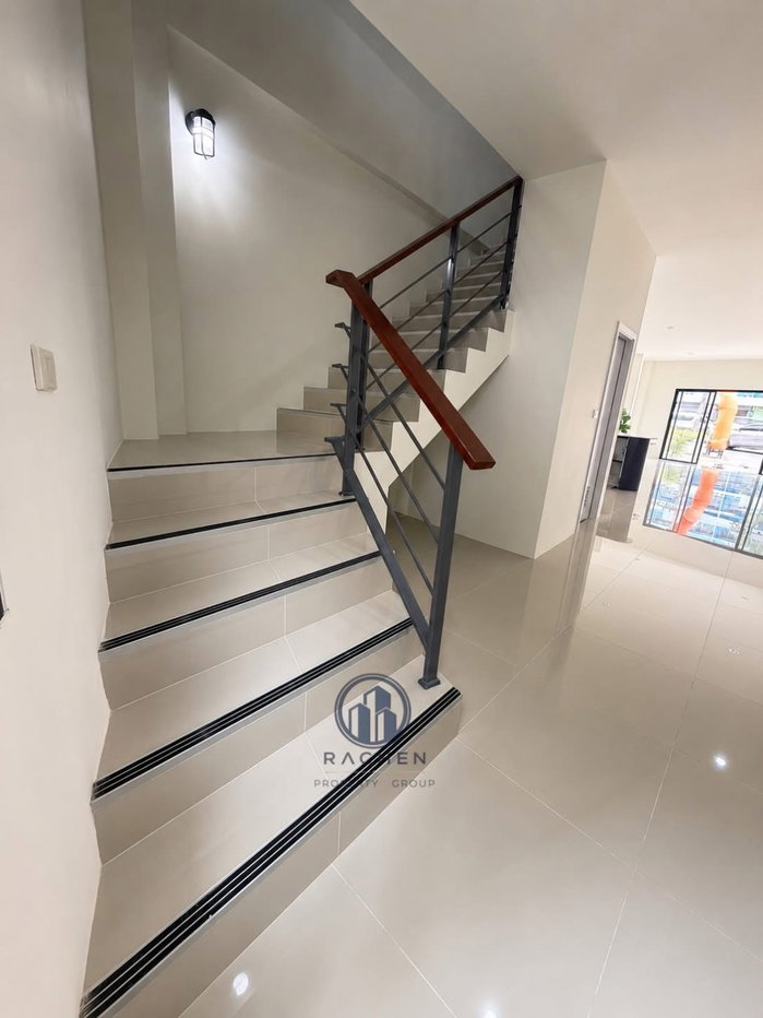รูป ขาย ทาวน์โฮม 3 ชั้น ใจกลางเมืองหาดใหญ่ เนื้อที่ 26.3 ตร.วา เหมาะทำ home Office, คาเฟ่ ขาย 8.9 ล. - รูปที่ 2/12