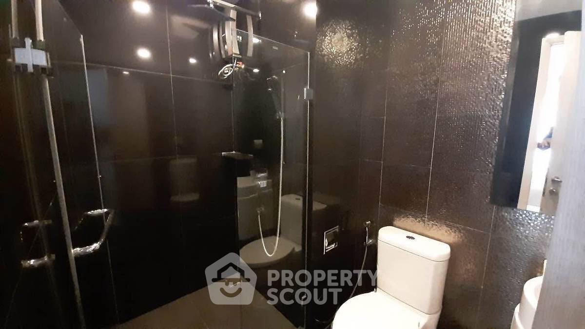 รูป คอนโด 2 ห้องนอน 56 ตร.ม. ริธึ่ม สุขุมวิท 36-38 ใกล้ BTS ทองหล่อ 300 ม. (ID 2327463) - รูปที่ 6/8