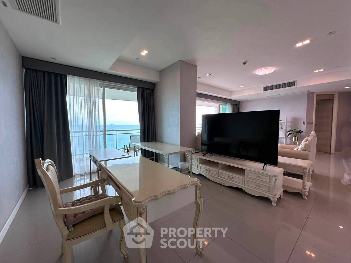 picture High-Floor 3-BR 217 Sqm At Reflection Jomtien Beach Pattaya (ID 3120030) - 2/15