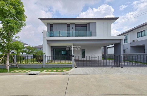 ขายบ้านเดี่ยว เซนโทร ทวีวัฒนา เนื้อที่ 102.8 ตร.ว. พื้นที่ใช้สอย 320 ตร.ม. 4 นอน 5 น้ำ จอดรถ 4 คัน หลังใหญ่ ใกล้บรมราชชนนี เพชรเกษม กาญจนาภิเษก