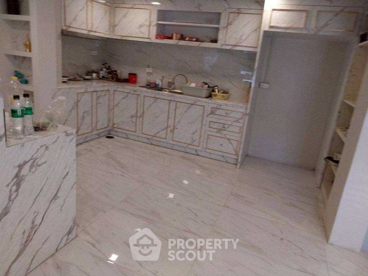 รูป บ้านเดี่ยว 4 ห้องนอน ขาย ใกล้แถบบางชัน เขตคลองสามวา (300 ตร.ม.) (ID 3119334) - รูปที่ 19/23