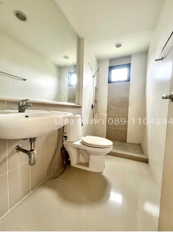รูป ทาวน์โฮม 3 ชั้น บ้านกลางเมือง พระราม 2 ดีไซน์โมเดิร์น จัดสรรพื้นที่ใช้สอยได้ลงตัว เนื้อที่ 31.9 ตร.ว. บ้านหลังริม - รูปที่ 10/16