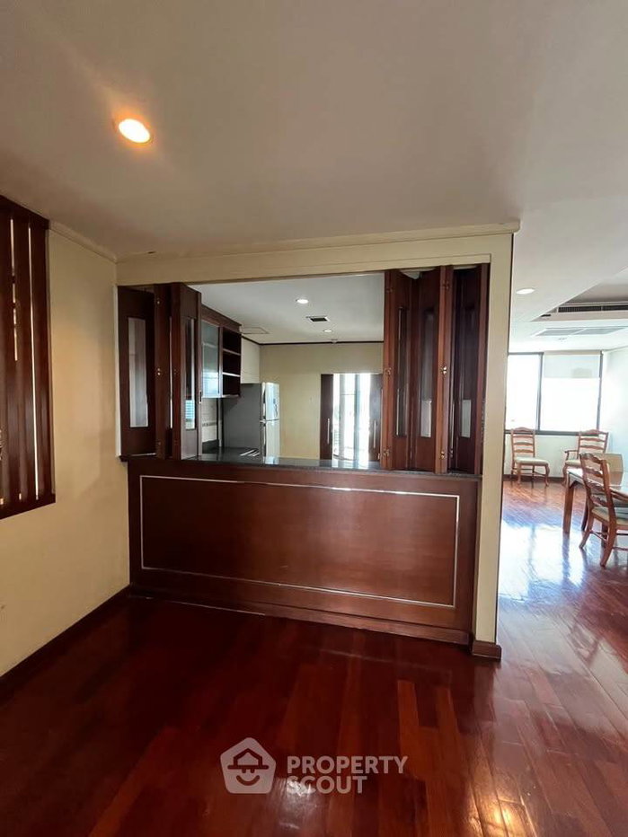 picture 4-BR Condo Royal River Place, 7th Floor | Bang Phong Phang (ID 2820519) - 4/9