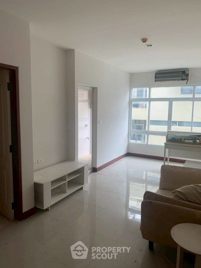 picture 1-BR Condo In Ease Ratchada Condominium, 7th-Floor Chan Kasem (ID 3116196) - 1/8
