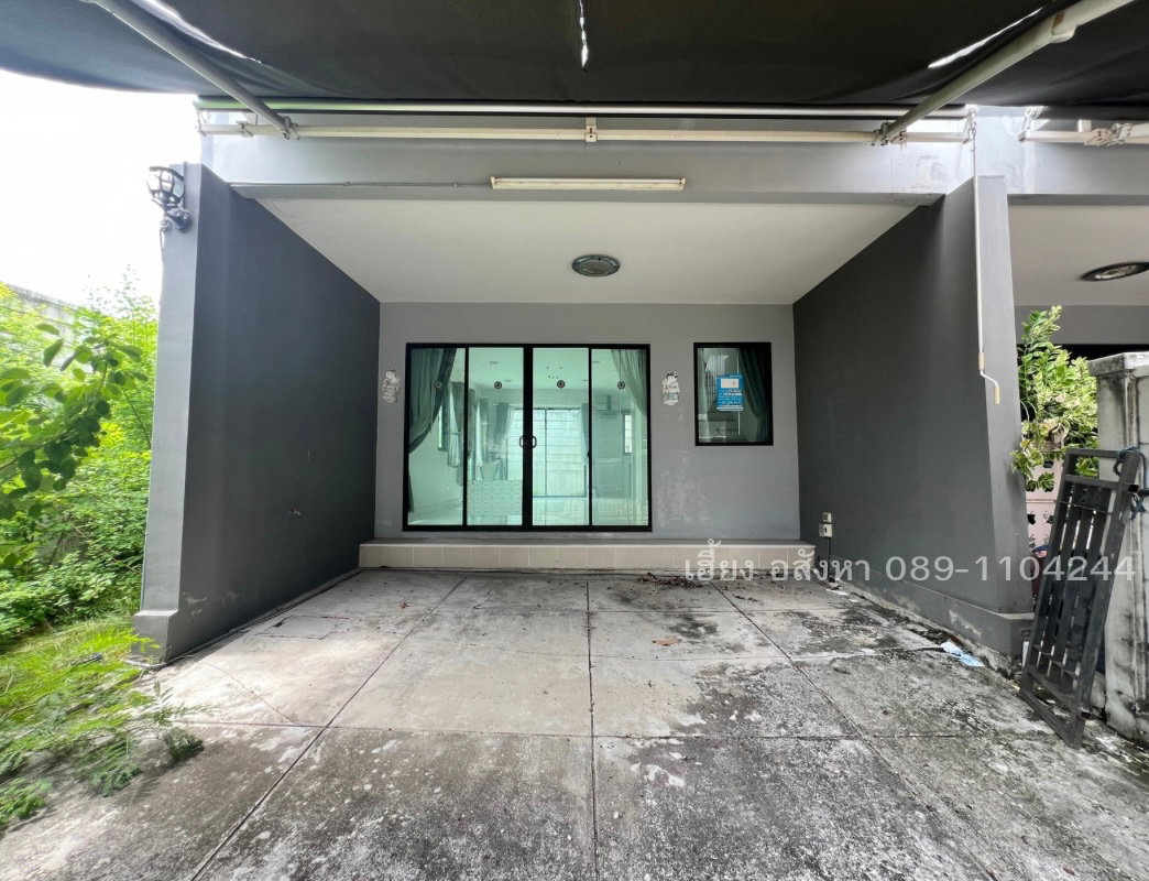 รูป ทาวน์โฮม 3 ชั้น บ้านกลางเมือง พระราม 2 ดีไซน์โมเดิร์น จัดสรรพื้นที่ใช้สอยได้ลงตัว เนื้อที่ 31.9 ตร.ว. บ้านหลังริม - รูปที่ 2/16
