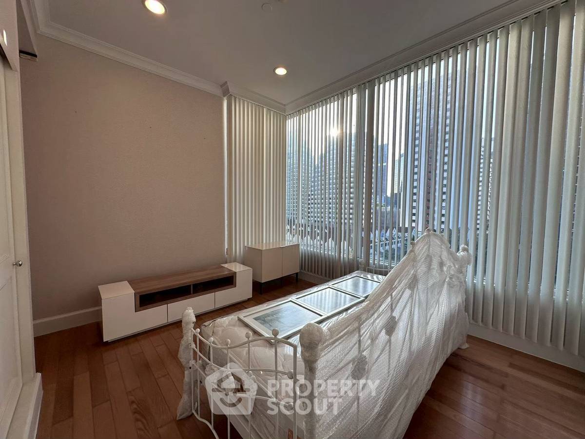 รูป คอนโด 3 ห้องนอน Royce Private Residences ชั้น 8 ขนาด 145 ตร.ม. ใกล้ MRT สุขุมวิท (ID 3124676) - รูปที่ 10/12
