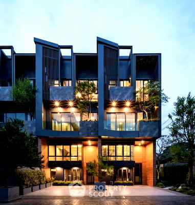 Townhouses for sale ม.เซนต์จอห์น : 3-BR Townhouse For Sale, THE EIGHT Chatuchak - Ratchada, BTS Ha Yaek Lat Phrao (ID 3122074)
