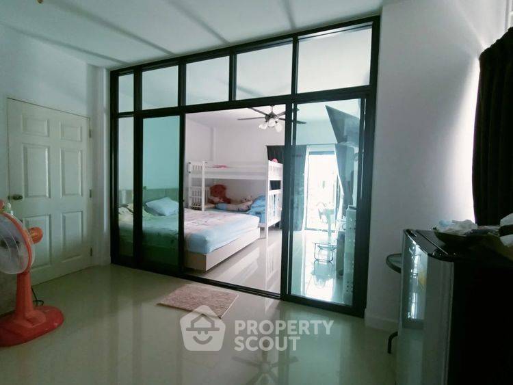 รูป บ้านเดี่ยว 4 ห้องนอน สำหรับขาย โครงการธารทองวิลล่า ซอย 15 วัชริต (ID 3123697) - รูปที่ 4/6