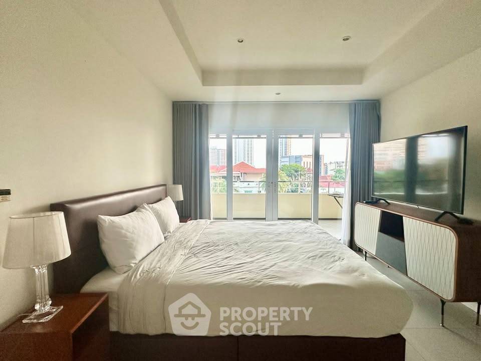 picture 3-BR Condo For Rent In VN Residence 2, Near Phratamnak (ID 3121932) - 10/27