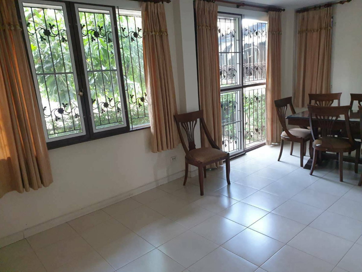 รูป ขายบ้าน หมู่บ้านอาภากร 2 5 ห้องนอน 4 ห้องน้ำ    71.1 ตรว..ถ.ดาวทอง ศาลายา พุทธมณฑล   คุ้มค่าคุ้มราคา                    - รูปที่ 11/23