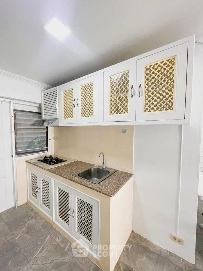 รูป คอนโด 2 ห้องนอน 50 ตร.ม. ชั้น 16 ที่ Thonglor Tower Condominium ใกล้ BTS ทองหล่อ (ID 879776) - รูปที่ 2/17