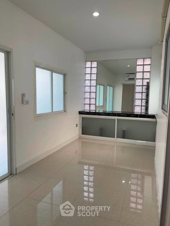 รูป บ้านให้เช่า 4 ห้องนอน โครงการ บ้านลลิน เดอะ ยัง เอ็กเซ็กคูทีฟ ใกล้ประเวศ (ID 3110406) - รูปที่ 13/17