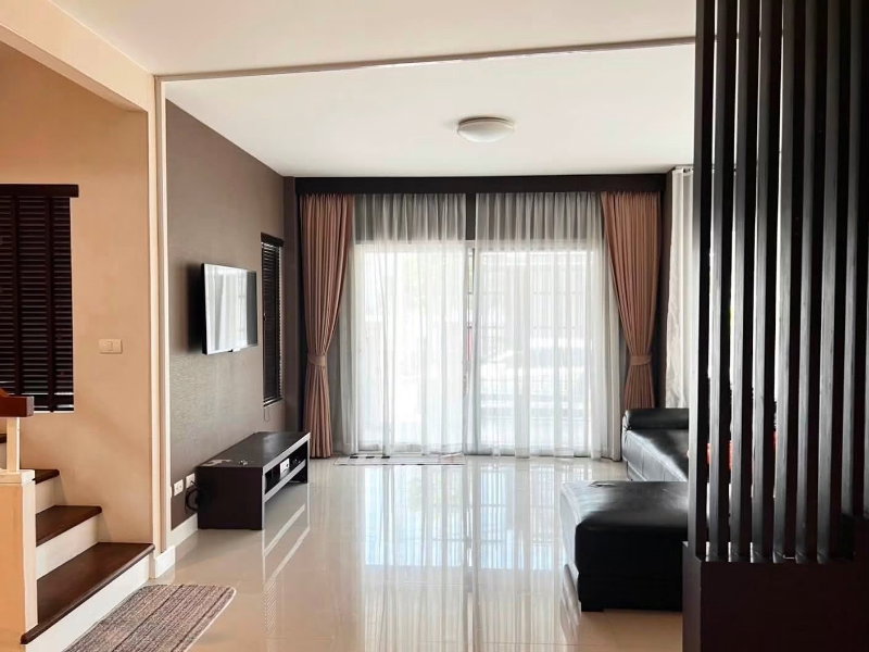 รูป 🏡 ให้เช่าบ้านเดี่ยว ตกแต่งสไตล์โมเดิร์น ในโครงการคุณภาพ สิ่งแวดล้อมดี ความปลอดภัยสูง ใกล้ห้างสรรพสินค้า, โรงเรียนนานาชาติ และอื่นๆอีกมากมาย - รูปที่ 2/17