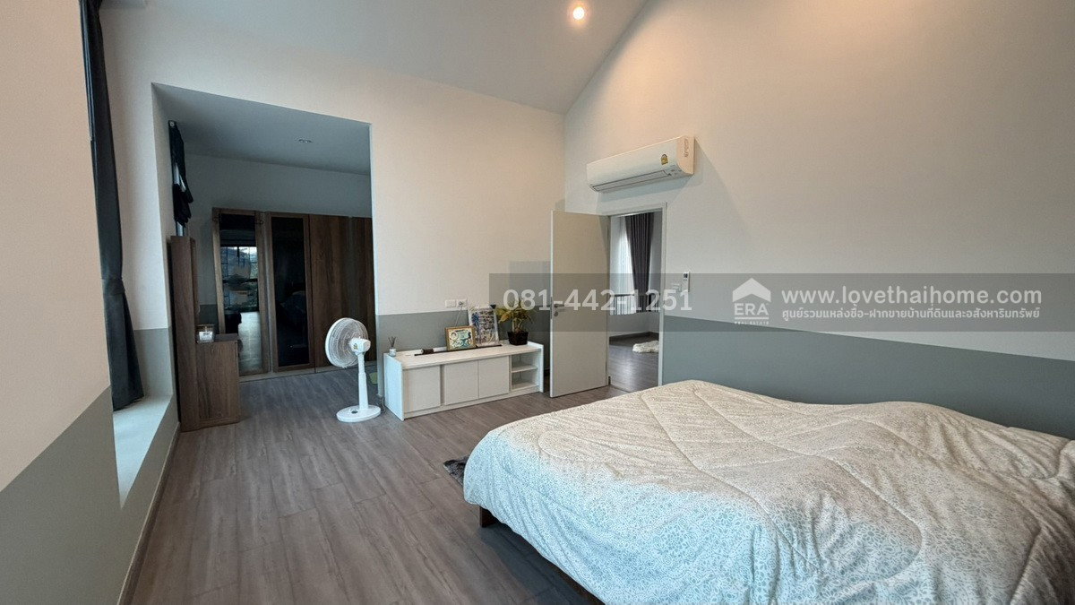 รูป ขายบ้านเดี่ยว2ชั้น หมู่บ้านสราญสิริ รามคำแหง ถนนเคหะร่มเกล้า บ้านมุม พื้นที่ 66.5 ตรว. ขาย 11 ล้าน บ้านพร้อมอยู่ ใกล้บิ๊กซี ฟู้ดเพลส เคหะร่มเกล้า - รูปที่ 6/12