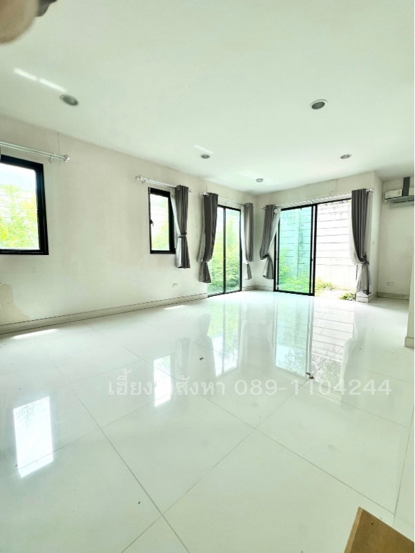 รูป ทาวน์โฮม 3 ชั้น บ้านกลางเมือง พระราม 2 ดีไซน์โมเดิร์น จัดสรรพื้นที่ใช้สอยได้ลงตัว เนื้อที่ 31.9 ตร.ว. บ้านหลังริม - รูปที่ 4/16