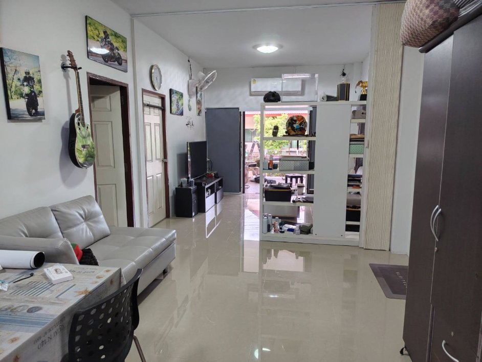 รูป ขายถูก บ้านเดี่ยวชั้นเดียว หมู่บ้านวโรรส 8 บ้านค่าย-ระยอง ทำเลดี เดินทางสะดวก เข้า-ออก ได้หลายเส้นทาง - รูปที่ 5/9