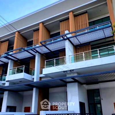 Townhouses for sale Nonthaburi : Pet-Friendly 3-BR Townhouse, The Stable One, Bang Muang near Bang Yai (ID 3126375)