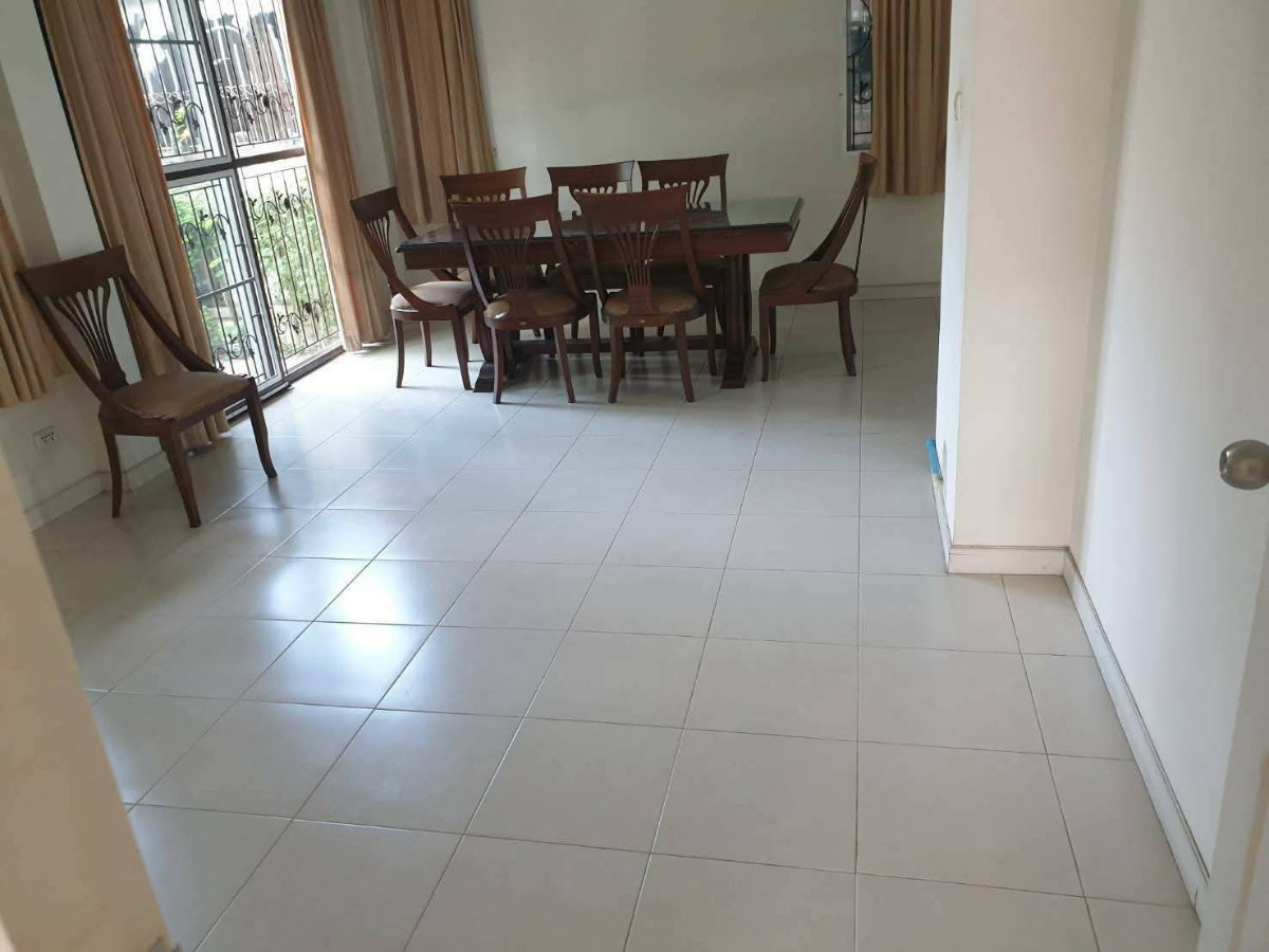 รูป ขายบ้าน หมู่บ้านอาภากร 2 5 ห้องนอน 4 ห้องน้ำ    71.1 ตรว..ถ.ดาวทอง ศาลายา พุทธมณฑล   คุ้มค่าคุ้มราคา                    - รูปที่ 10/23
