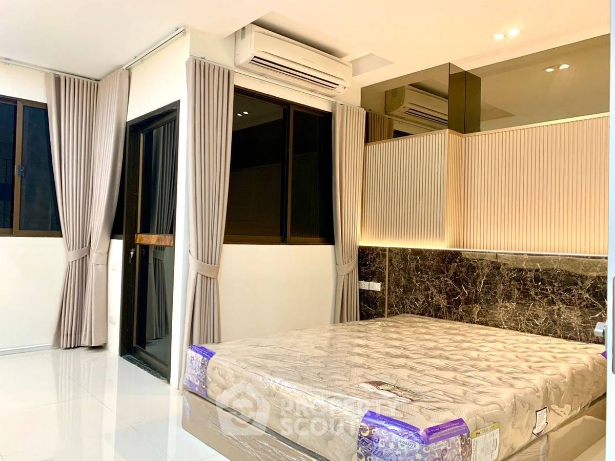 picture 2-BR Condo For Sale, The Winning Tower, ARL Ramkhamhaeng (ID 497198) - 7/45
