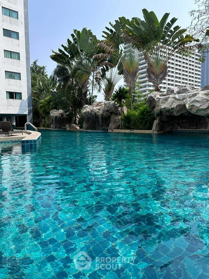 รูป คอนโด 2 ห้องนอน ที่ Club Royal Condominiums ใกล้ Sanctuary Of Truth (ID 3114629) - รูปที่ 2/19
