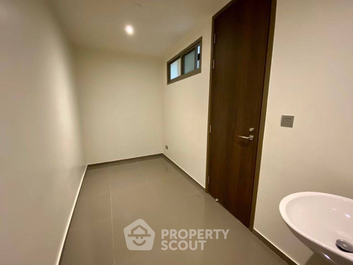 picture 3-Bedroom Condo At Supreme Legend Condominium Near MRT Khlong Toei (ID 3125354) - 40/41