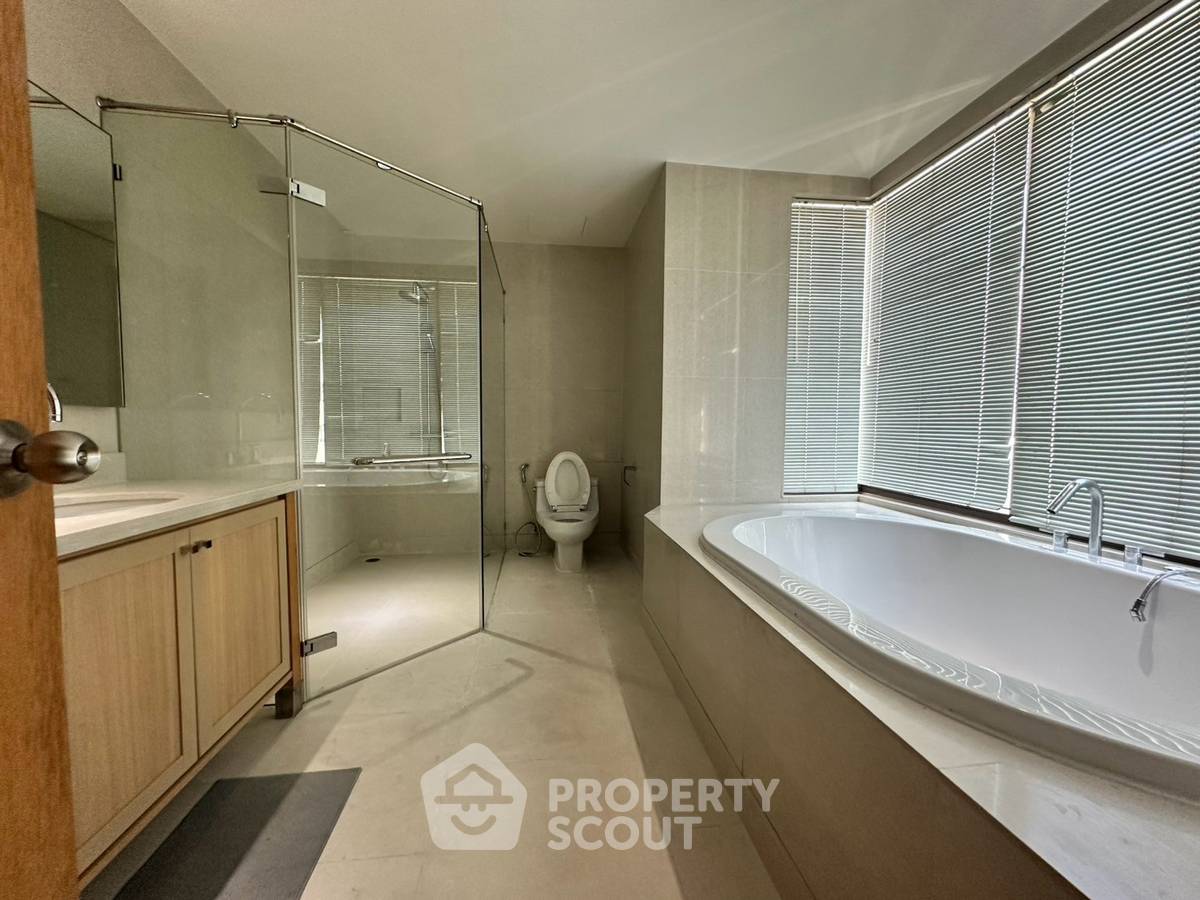 picture 3-BR Condo At The Emporio Place, BTS Phrom Phong, 114 Sqm (ID 3119928) - 6/9
