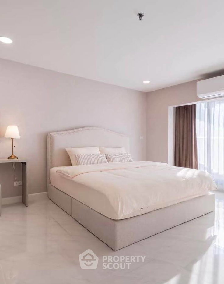 picture High-Floor 1-BR 68 Sqm At Nusa State Tower Condo, 400m BTS Saphan Taksin (ID 3123406) - 21/29