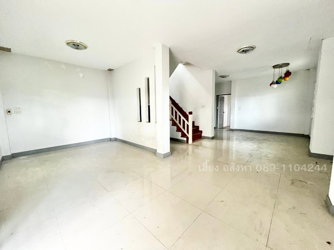 รูป พรหมศิริ เพชรเกษม77 บ้านทาวน์โฮม  2 ชั้น ม.พรหมศิริ เพชรเกษม 77 พื้นที่ใหญ่ 33.5 ตร.ว. เพียง 2,180,000 บาทเท่านั้น! 🔥 - รูปที่ 2/12