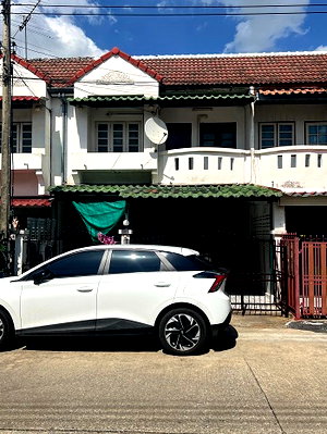 เช่าทาวน์โฮม ถนนลำลูกกา : ให้เช่าทาวน์เฮ้าส์ หมู่บ้านคัทลียาวิลล์ ซอยลำลูกกา49